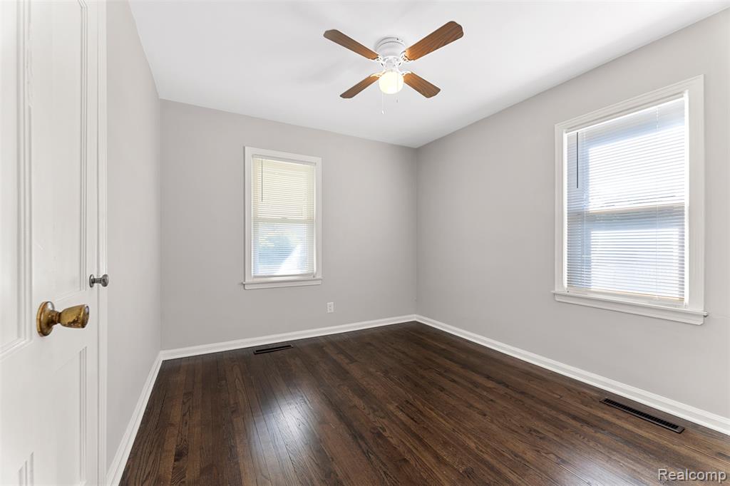 4924 Huron Street, Dearborn Heights, MI 48125 — Photo 14