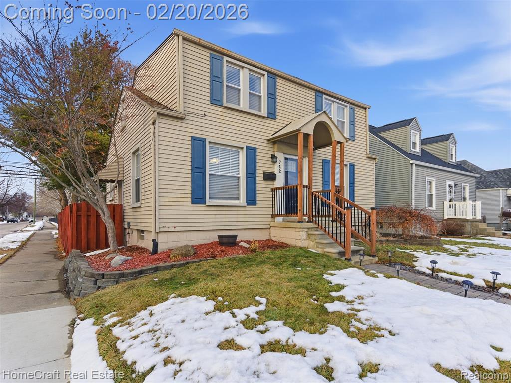 742 SAINT JOHN Street, Wyandotte, MI 48192 — Photo 3