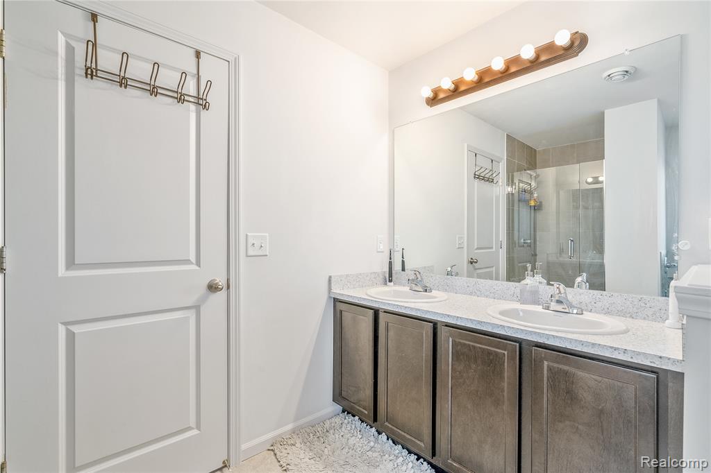 6811 Chandler Drive, Belleville, MI 48111 — Photo 63