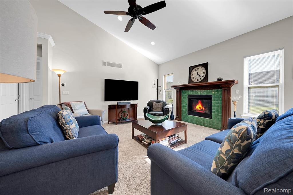 47302 Joanne Smith Lane, New Baltimore, MI — Photo 8