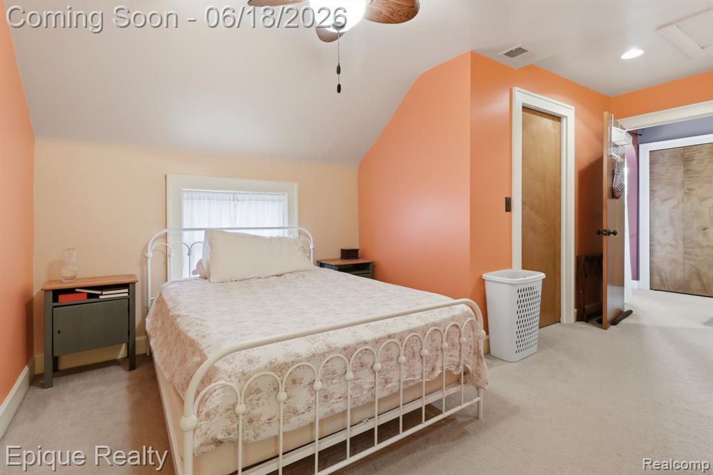 21085 Metroview Road, Farmington, MI 48335 — Photo 34
