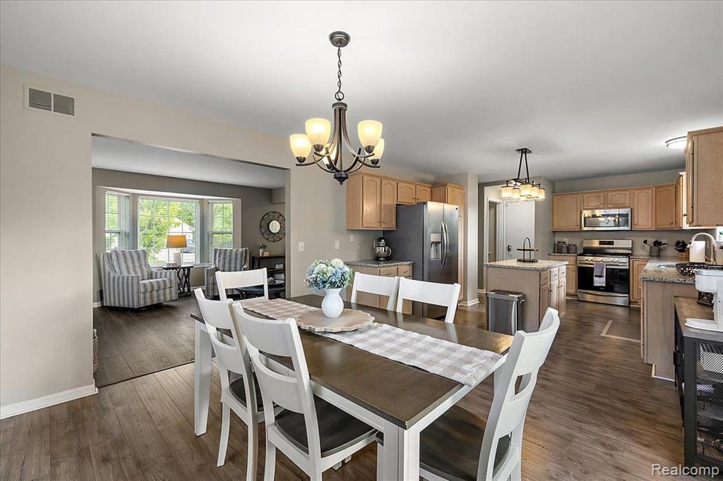 457 Cove View Drive, Waterford, MI 48327 — Photo 9