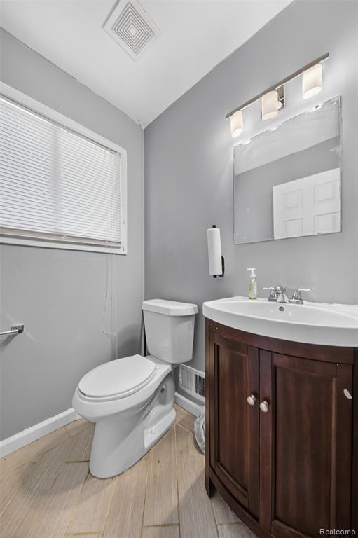 20471 Hollywood Street, Harper Woods, MI 48225 — Photo 33