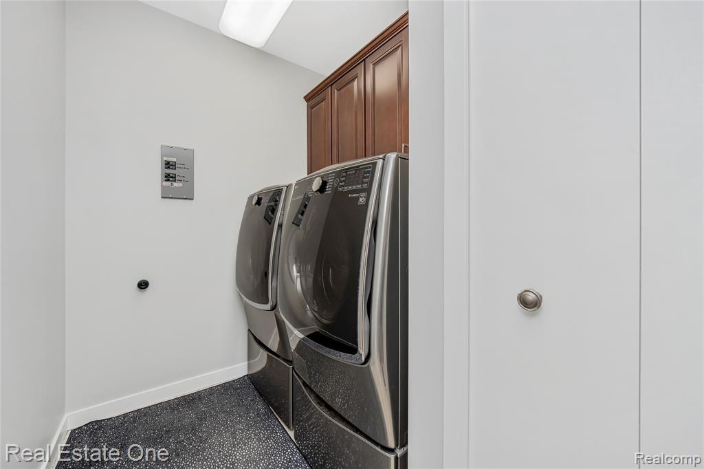 4261 Lakeridge Court, Bloomfield Hills, MI 48302 — Photo 31