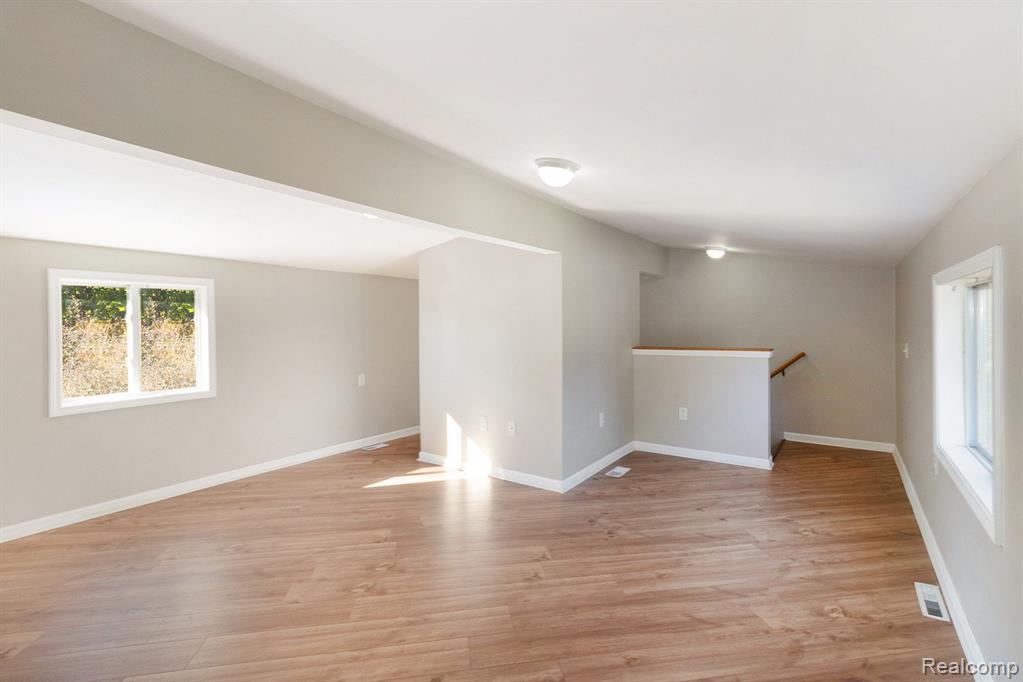 409 FENWICK Street, Holly, MI 48442 — Photo 12