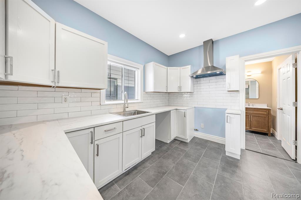 4180 SEMINOLE Street, Detroit, MI 48214 — Photo 3