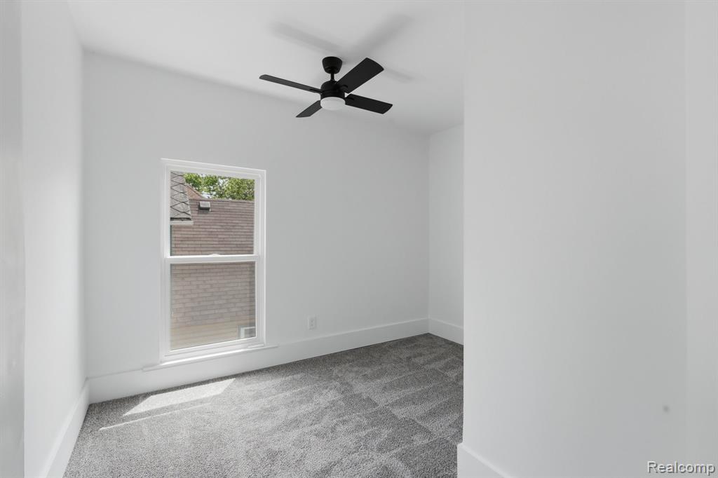 255 Poplar Street, Wyandotte, MI 48192 — Photo 15