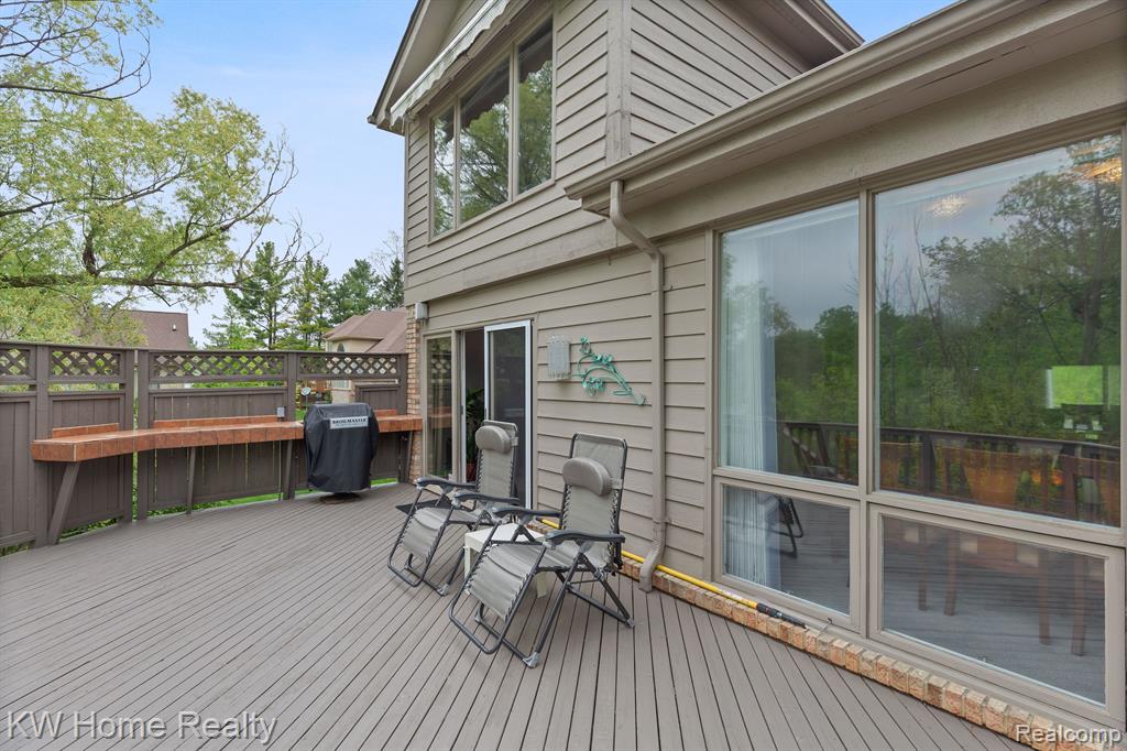 4958 COUNTRYSIDE Drive, West Bloomfield, MI 48323 — Photo 46