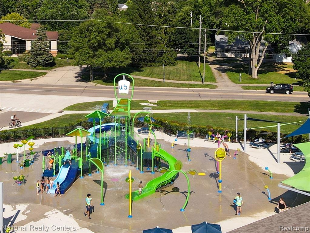 5459 N Piccadilly, West Bloomfield, MI — Photo 16