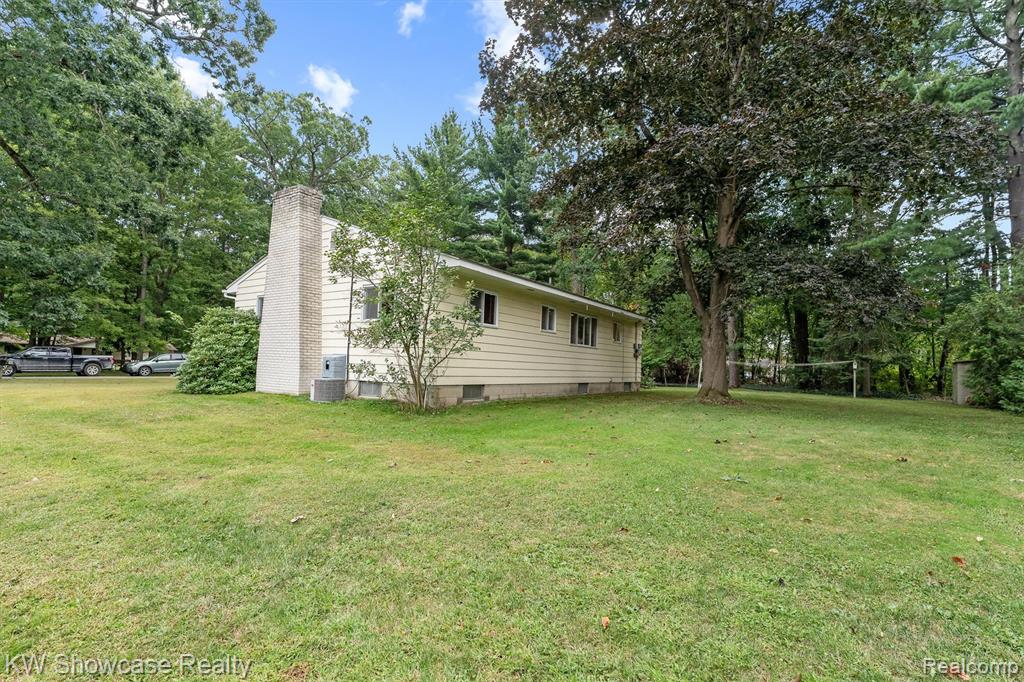 1445 Mariposa Drive, Wixom, MI 48393 — Photo 5