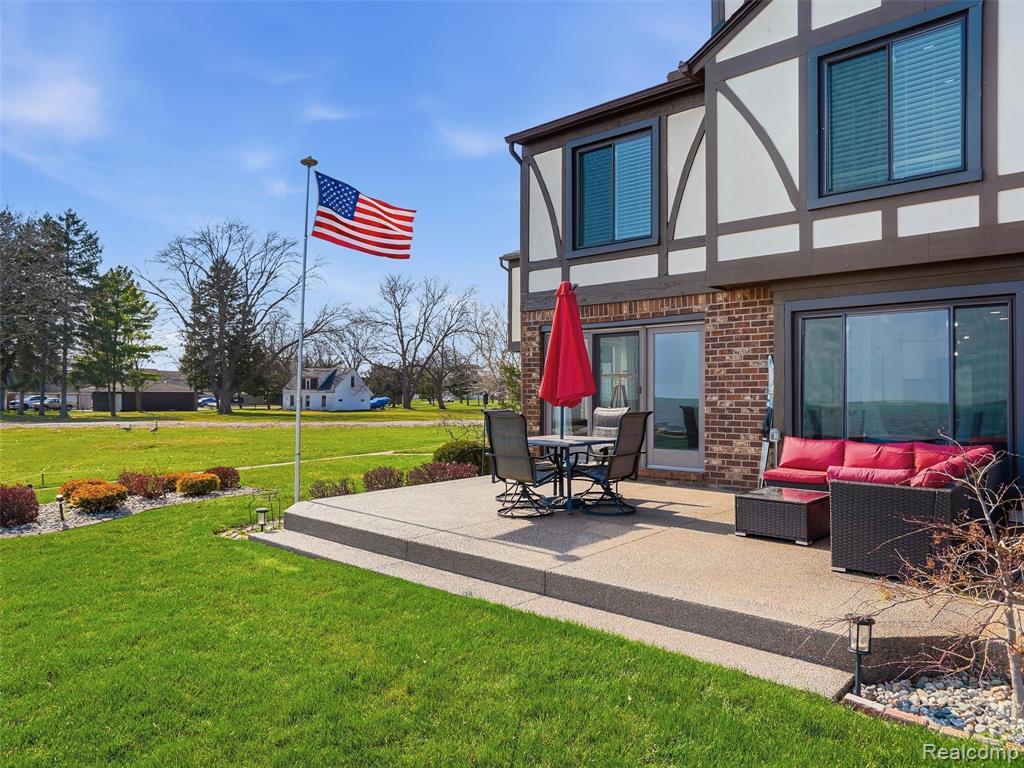 102 Lac Sainte Claire Drive, Saint Clair Shores, MI 48082 — Photo 8