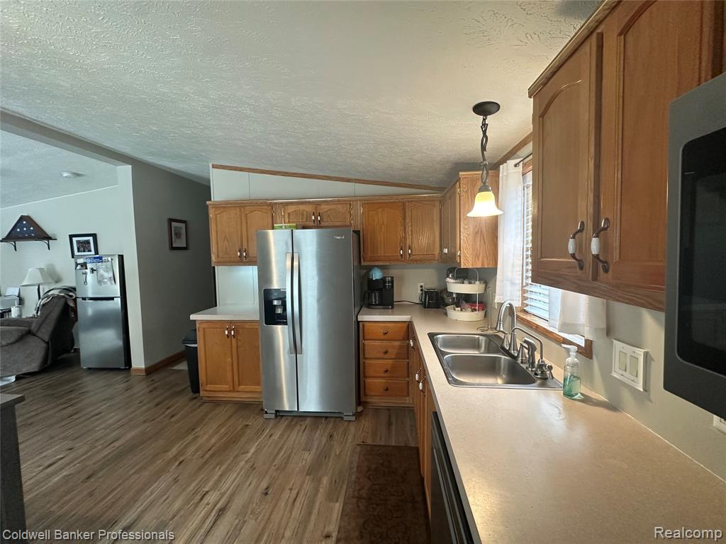 94 Twin Oaks Drive, Lapeer, MI 48446 — Photo 17