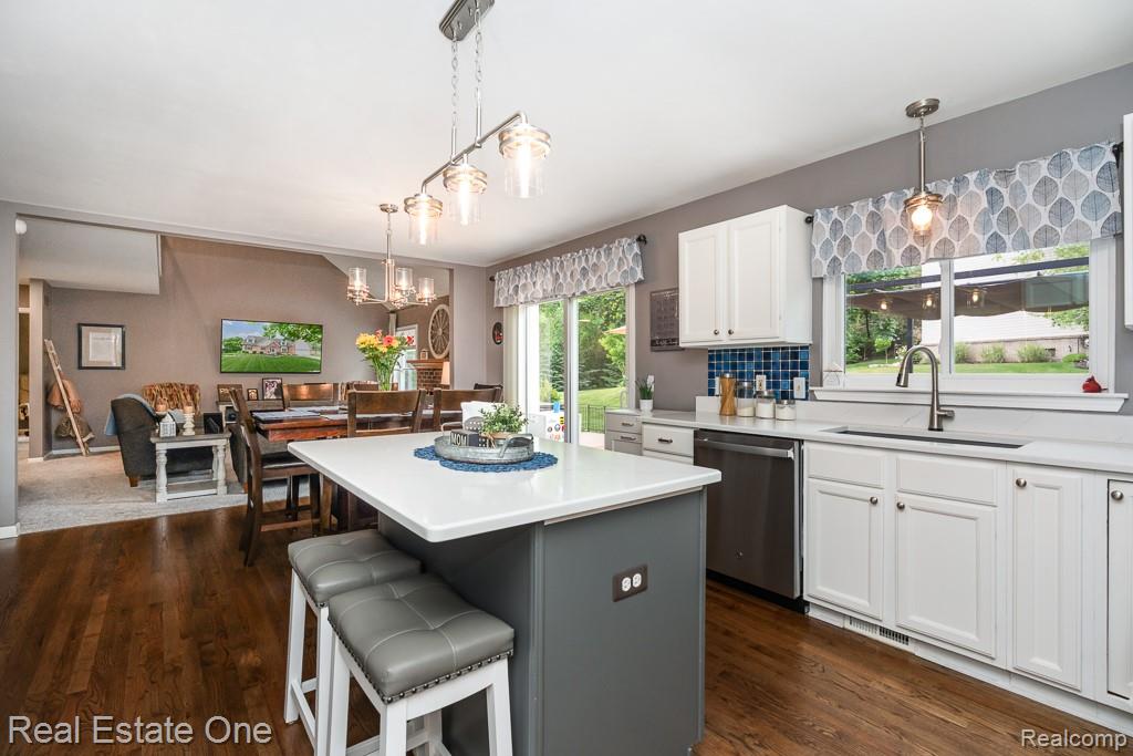 1043 Ridgeview Circle, Lake Orion, MI 48362 — Photo 18