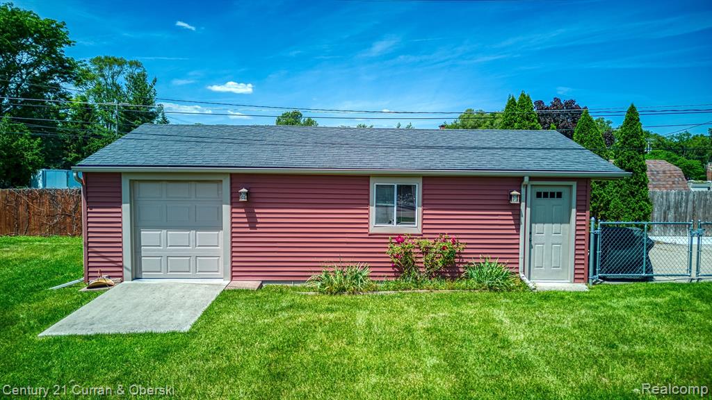8943 ROSLYN Street, Livonia, MI 48150 — Photo 21
