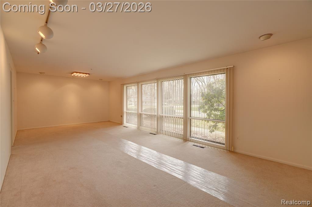 6974 Woodside Trail, West Bloomfield, MI — Photo 3