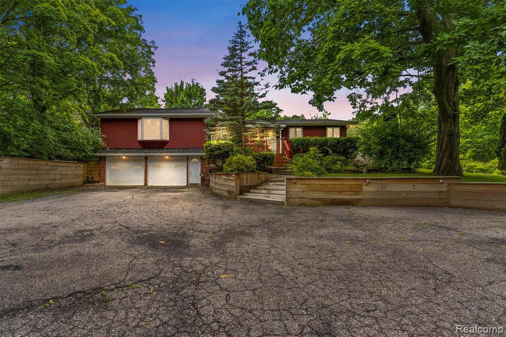7313 River Road, Flushing, MI 48433 — front exterior