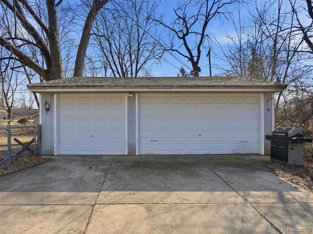 8568 Janis Street, Shelby Twp, MI 48317 — Photo 31