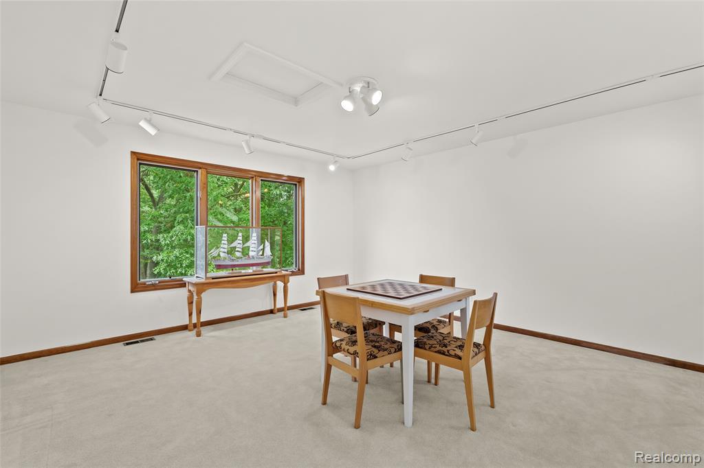 7837 Partridge Hill Drive, Brighton, MI 48116 — Photo 16