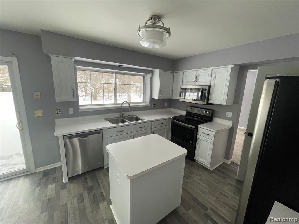 45225 Yorkshire Drive, Novi, MI — Photo 12