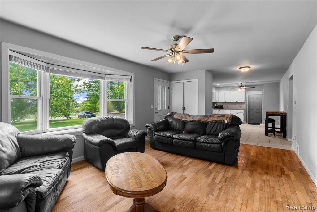 7284 Fostoria Road, Mayville Vlg, MI 48744 — Photo 9