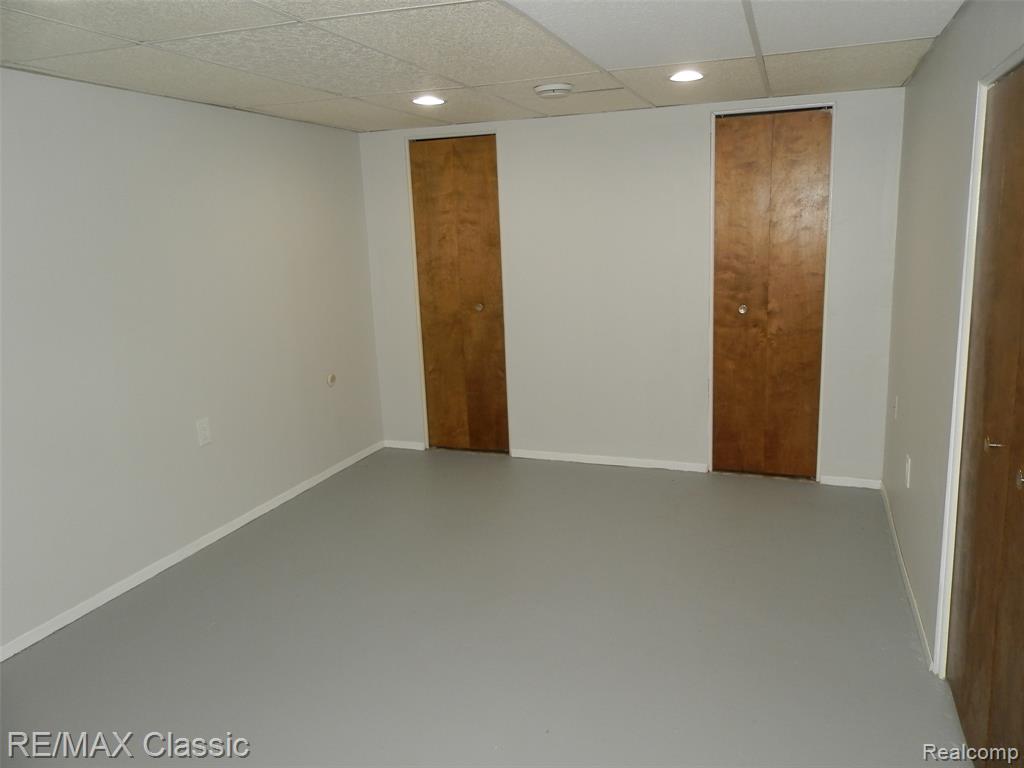 9374 PATTON Street, Livonia, MI 48150 — Photo 22