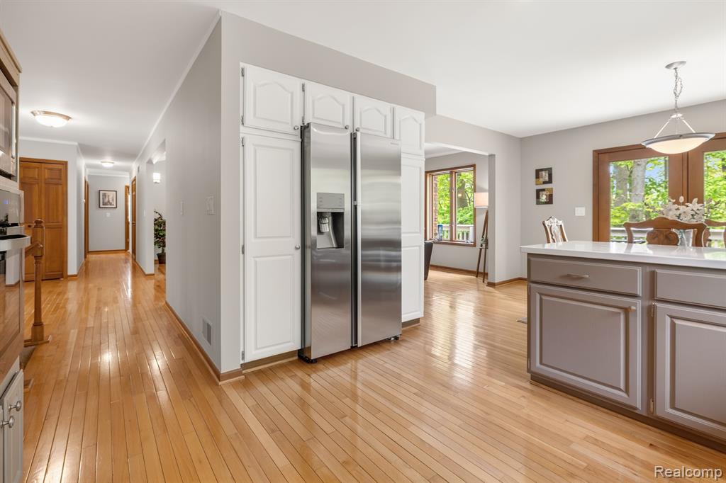 2484 PINE HOLLOW Trail, Brighton, MI 48114 — Photo 12