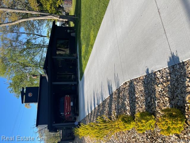3202 Pridham Street, Keego Harbor, MI 48320 — Photo 23