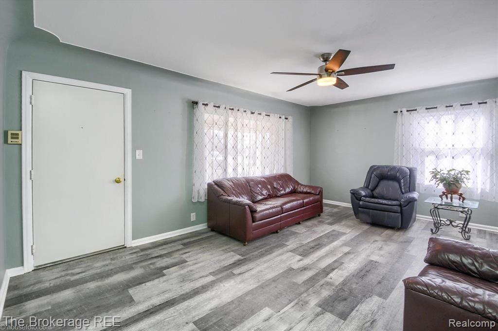 4052 COOK Road, Swartz Creek, MI 48473 — Photo 4