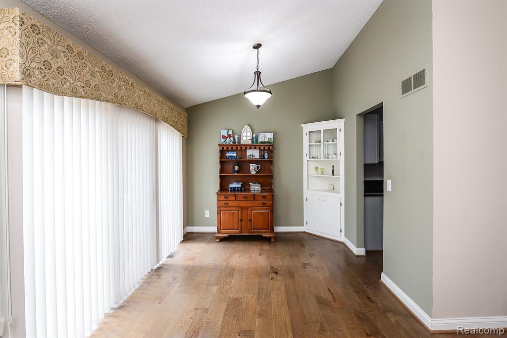 35037 Red Pine Drive, 116, Farmington Hills, MI 48335 — Photo 8