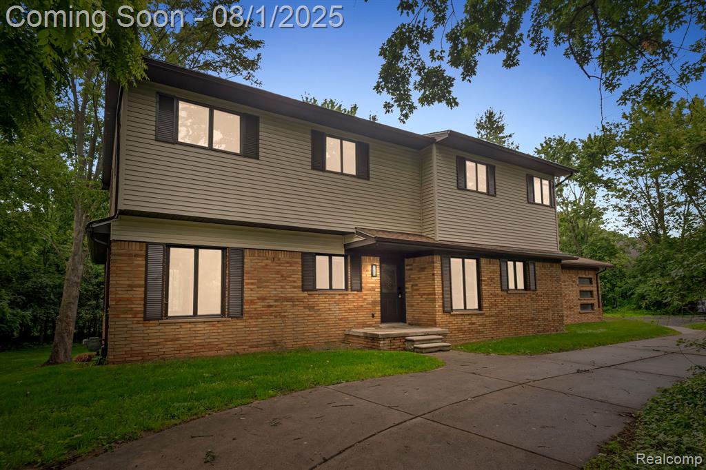 4866 Walnut Lake Road, Bloomfield Hills, MI