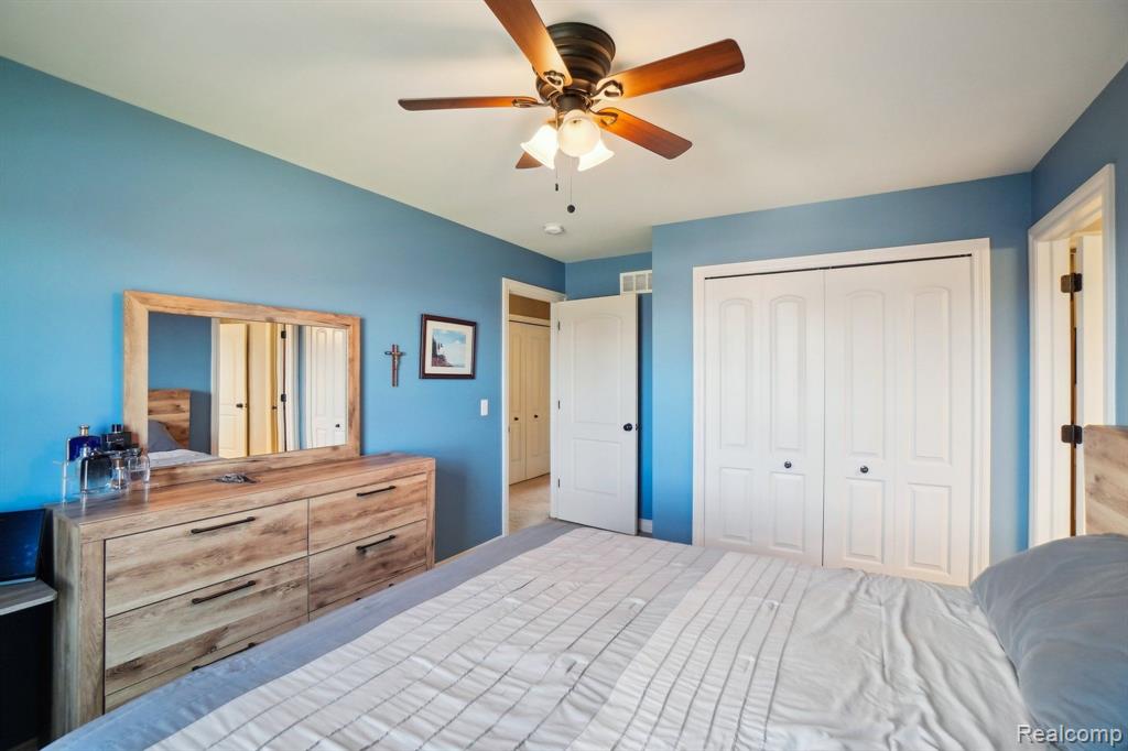 61223 BURNINGWOOD Drive, Washington, MI — Photo 38