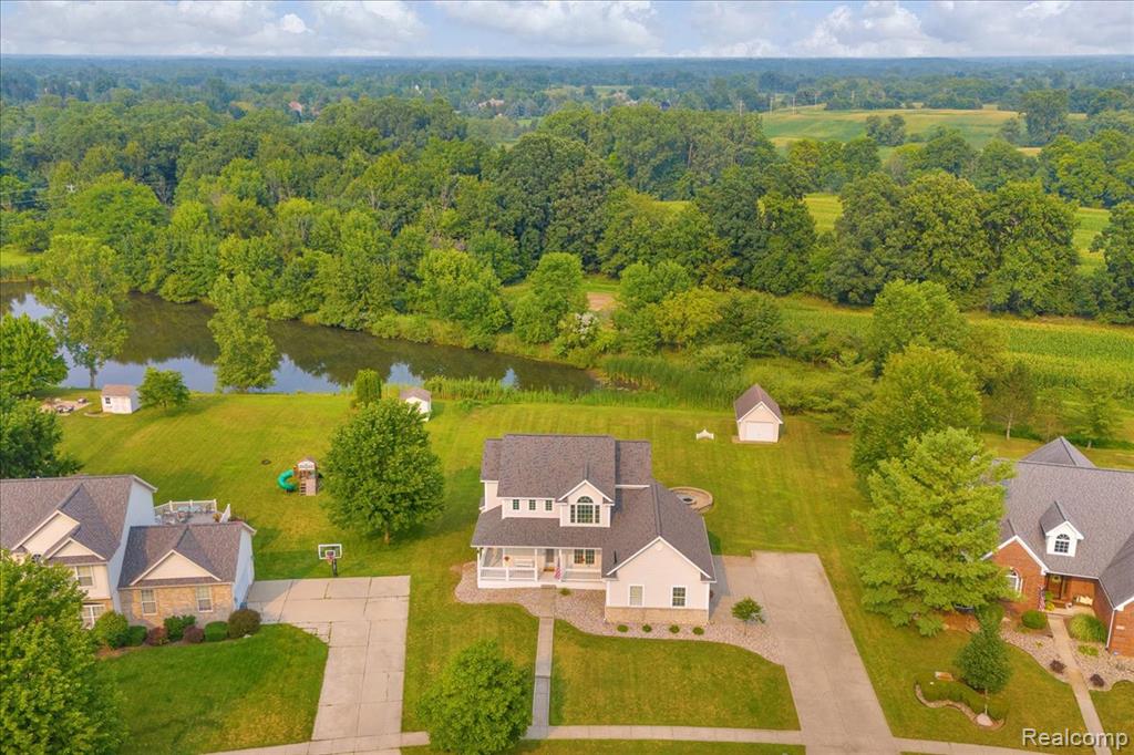 8327 Parkside Drive, Grand Blanc, MI 48439 — Photo 43