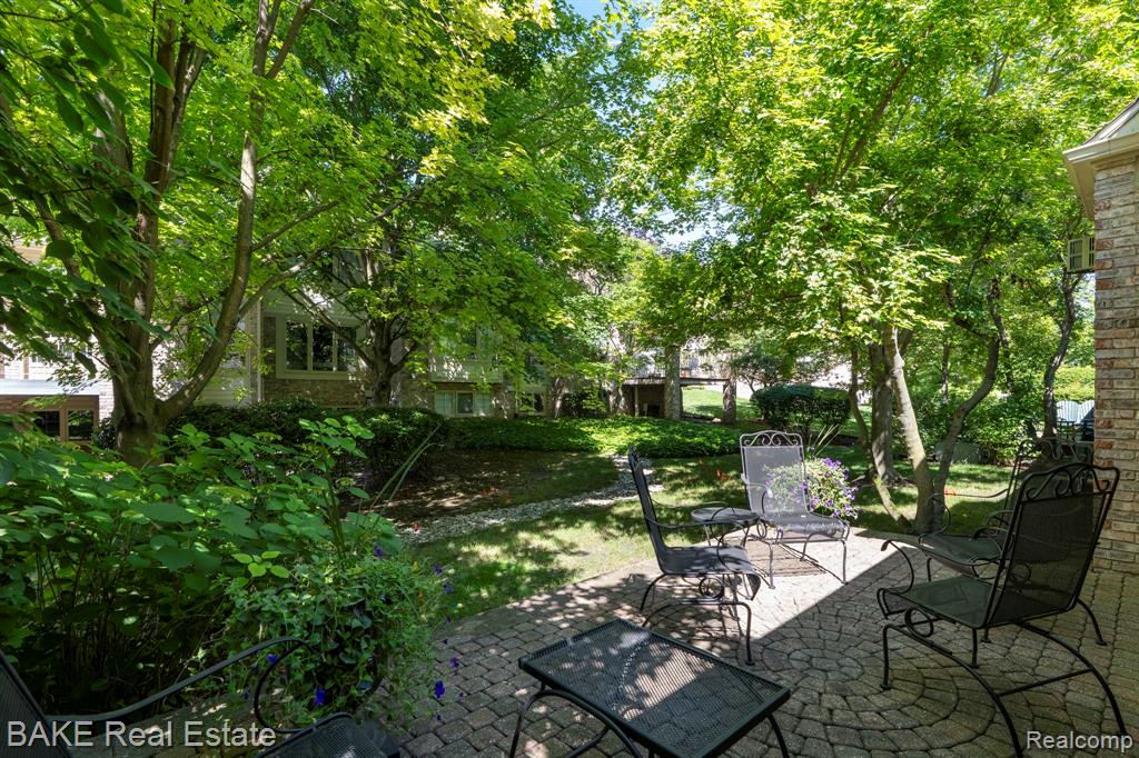 9407 Timberline Court, Plymouth, MI 48170 — Photo 5