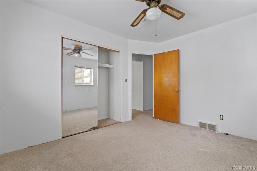 6039 N Silvery Lane, Dearborn Heights, MI 48127 — Photo 11