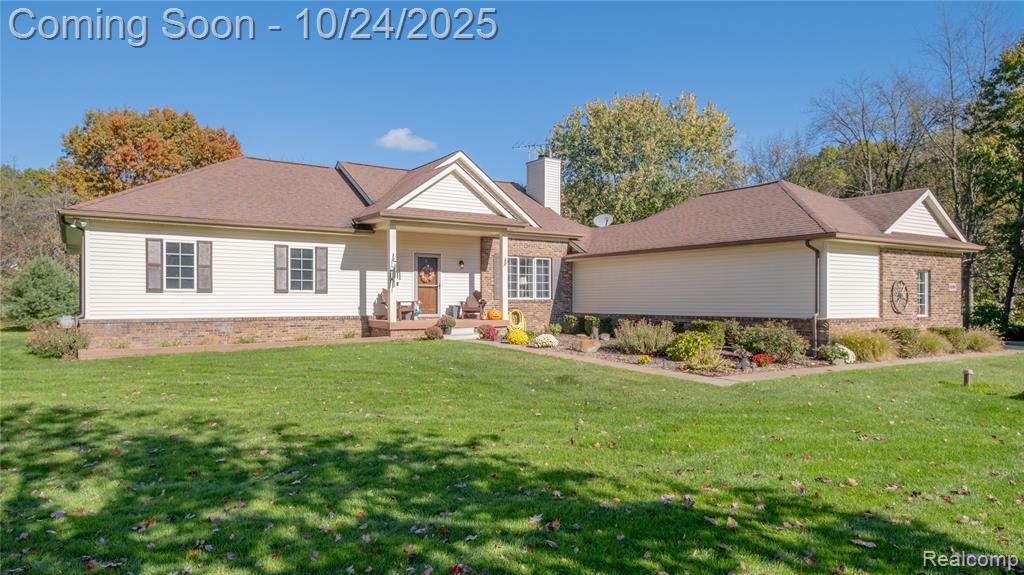 6090 Raphael Court, White Lake, MI 48383 — Photo 2