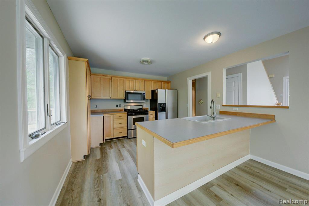850 VILLAGE PINE Lane, Ortonville, MI 48462 — Photo 36