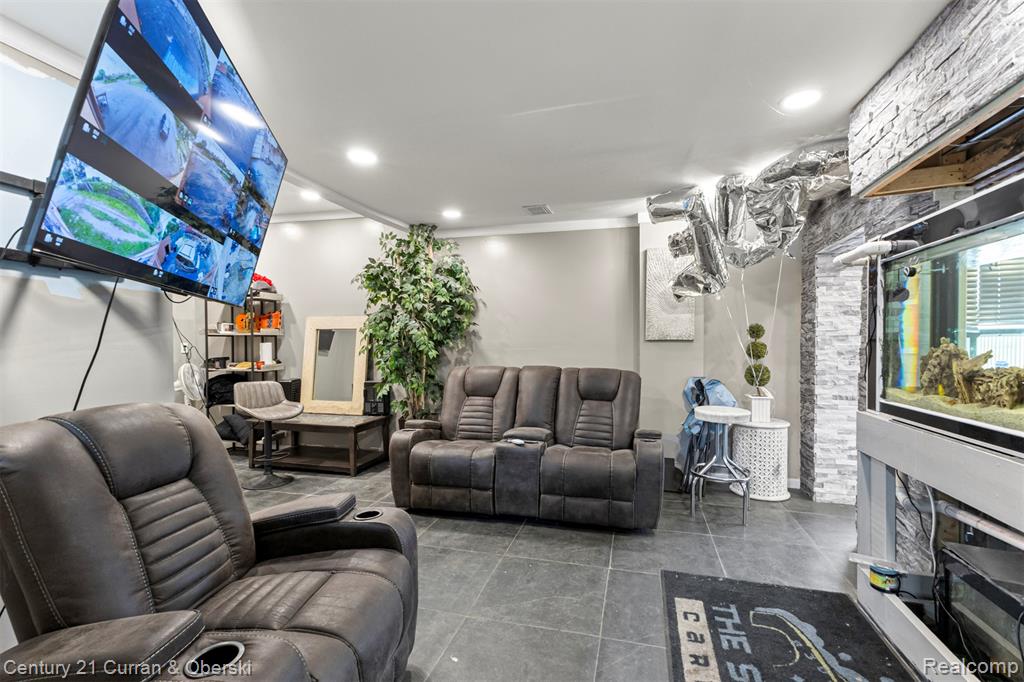 8301 W Chicago, Southgate, MI 48204 — Photo 29
