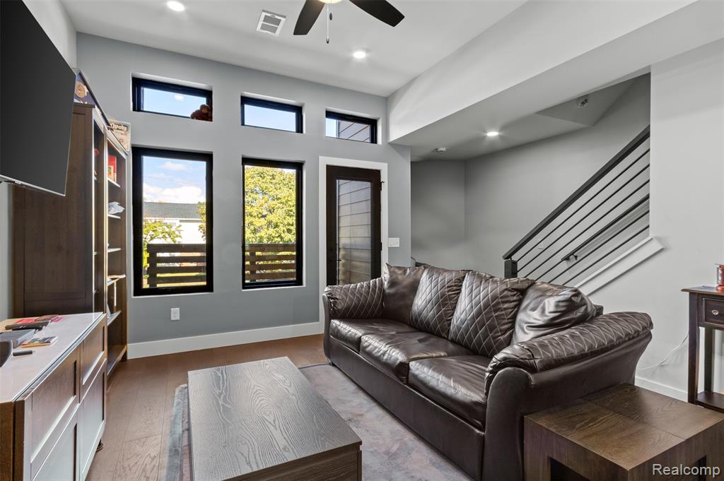 1539 Pallister - Photo 3