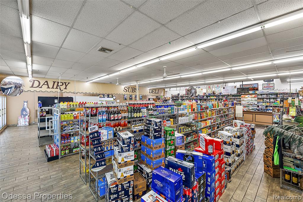 5625 18 MILE Road, Sterling Heights, MI 48314 — Photo 22