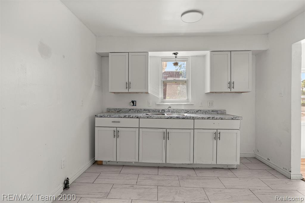 21304 Glen Lodge Road, Royal Oak, MI 48220 — Photo 26