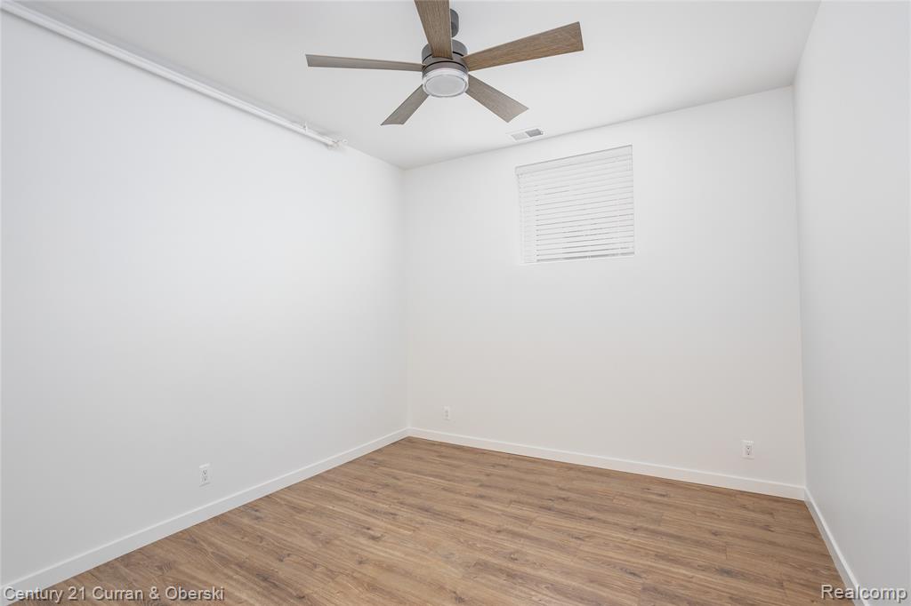 549 E Marshall Street, Ferndale, MI 48220 — Photo 13