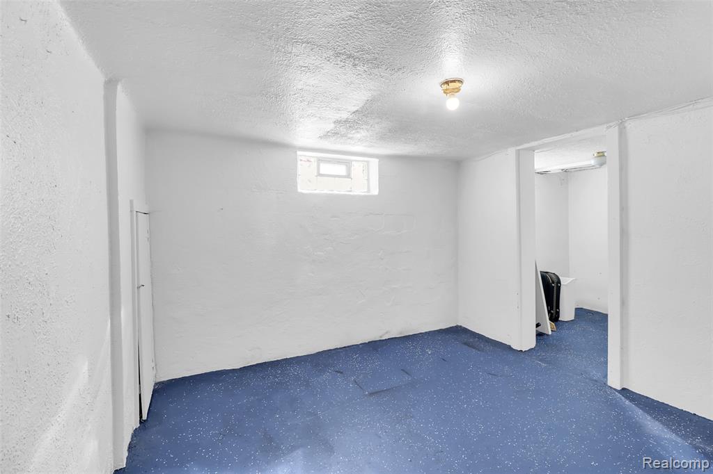 16764 Blackstone Street, Detroit, MI 48219 — Photo 35