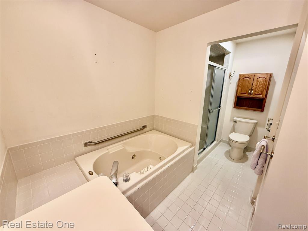42827 Matthew Drive, Sterling Heights, MI 48313 — Photo 22