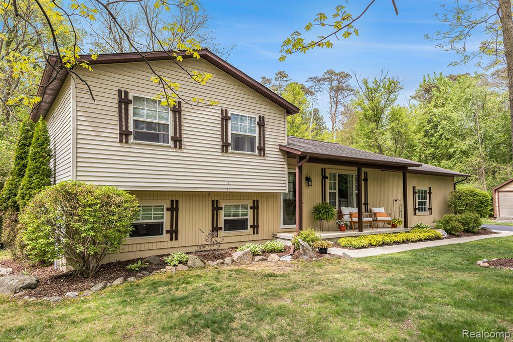 8450 Pineview Lake Drive, Linden, MI 48451 — Photo 23