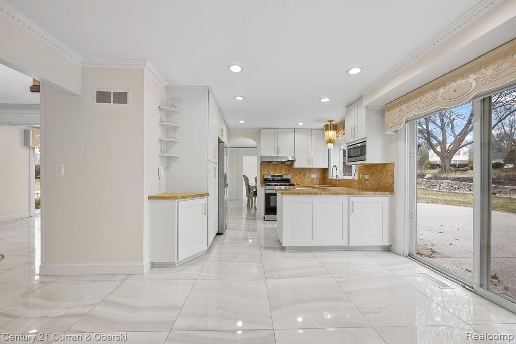 42185 BAINTREE Circle, Northville, MI 48168 — Photo 14