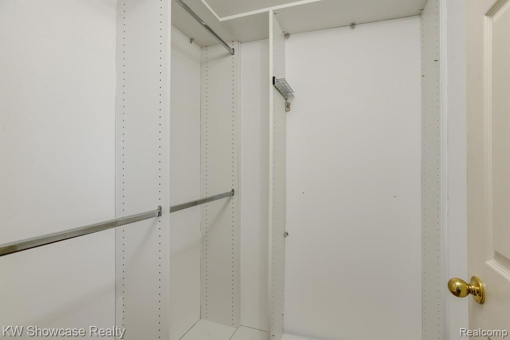 6322 CLARENDON Drive, Canton, MI 48187 — Photo 28