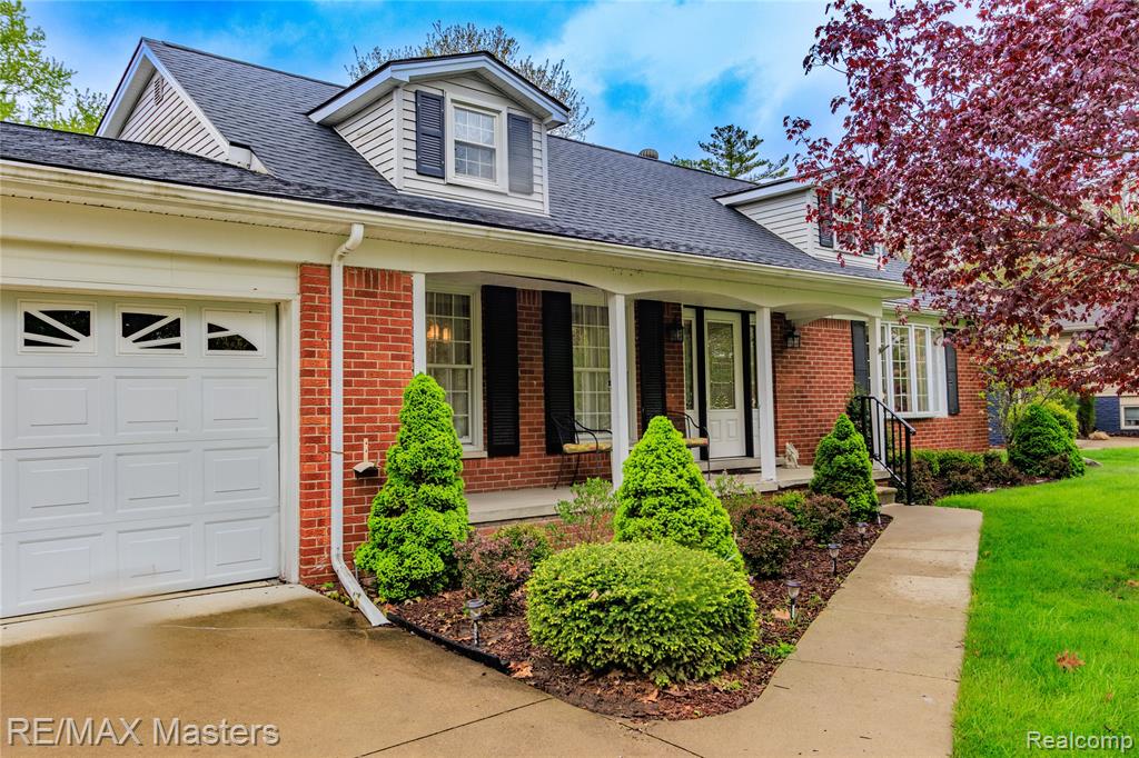 21879 Canterbury Avenue, Grosse Ile, MI 48138 — Photo 38