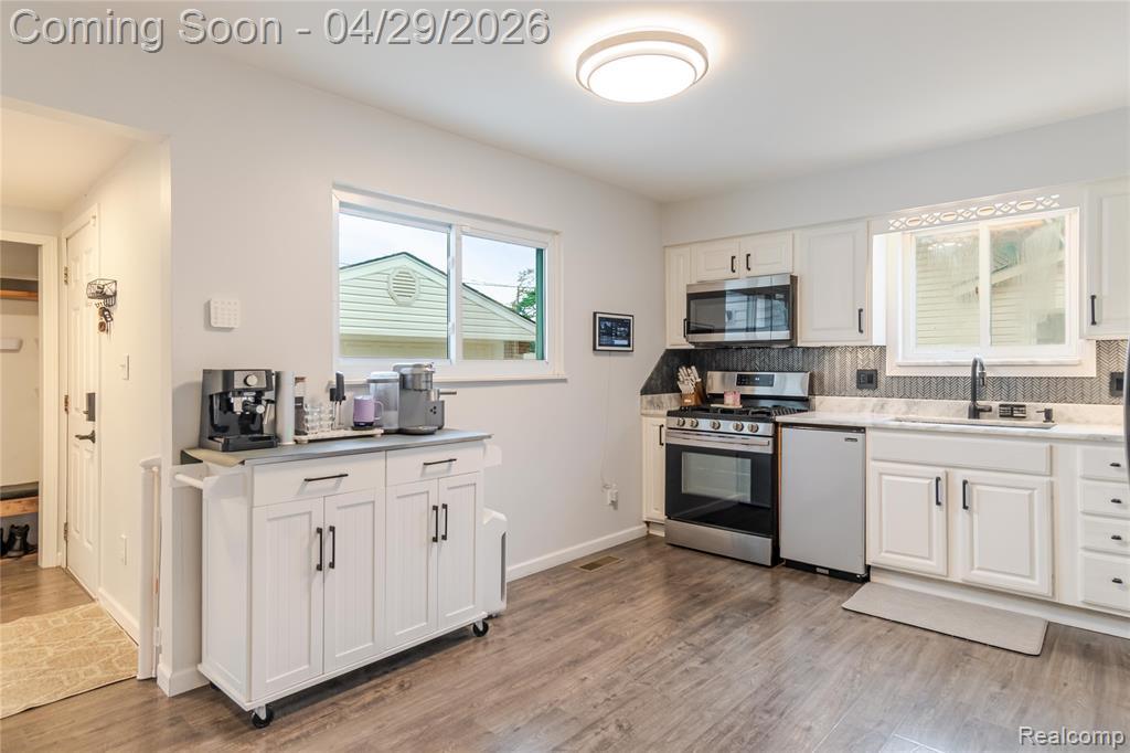 39832 Parklawn Drive, Sterling Heights, MI 48313 — Photo 10