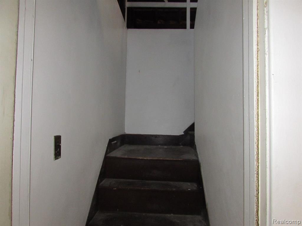 5270 MONTCLAIR Street, Detroit, MI 48213 — Photo 28