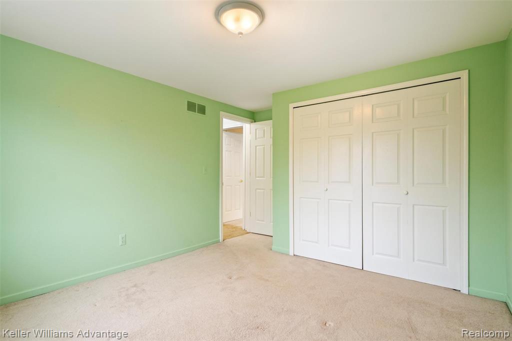 60422 Lamplighter Drive, New Hudson, MI 48165 — Photo 24